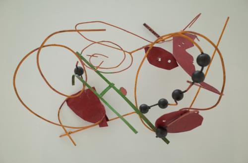 Mieke van Schaijk: Auke de Vries, No title, painted metal, 43 x 18 x 30 cm.